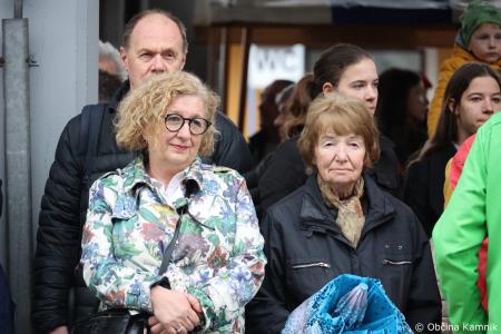 Dobrodošel mamut v Kamniku je dobil svoje mesto bronasti mamut v naravni velikosti, ki stoji v Mamutovem parku (44)